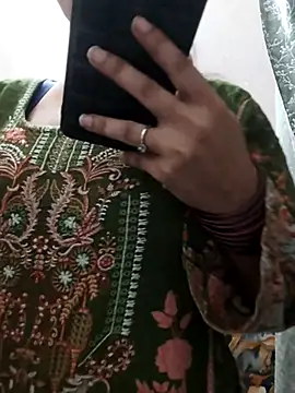 Snapshot of Haniya-143 chatting on 26, 10, 2025 Haniya-143 online show from 26, 10, 2025