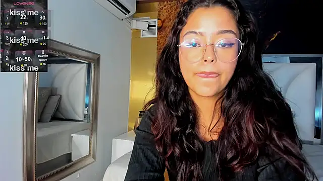 Ariana Pierce online show from 5, 2, 2025