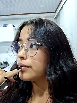 Ariana Pierce online show from 6, 2, 2025