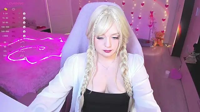 Snapshot of Amy_honey_angel chatting on 10, 2, 2025 Amy honey angel online show from 10, 2, 2025