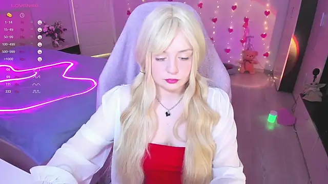 Snapshot of Amy_honey_angel chatting on 20, 3, 2025 Amy honey angel online show from 20, 3, 2025