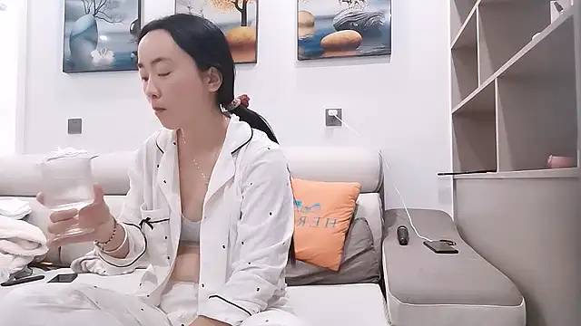 Snapshot of sasa-loves chatting on 20, 10, 2025 sasa-loves online show from 20, 10, 2025