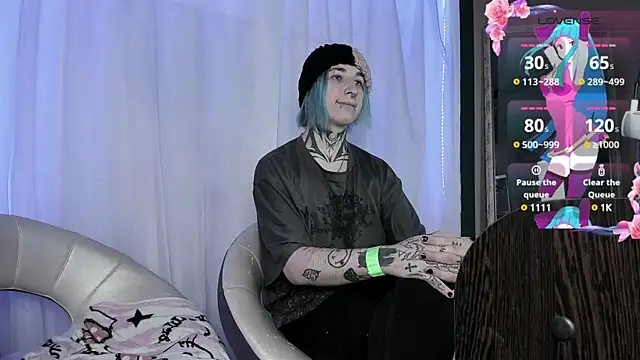 Snapshot of Milten-Trish chatting on 9, 1, 2025 Milten-Trish online show from 9, 1, 2025