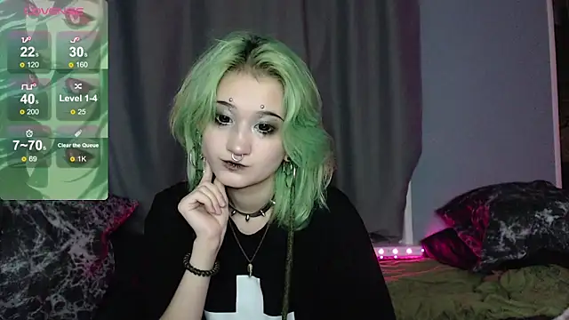 Snapshot of Milten-Trish chatting on 11, 11, 2025 Milten-Trish online show from 11, 11, 2025