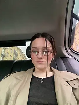 Mia Mia M online show from 4, 4, 2026