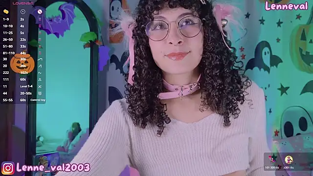 Snapshot of Lenneval1 chatting on 28, 10, 2025 Lenneval1 online show from 28, 10, 2025