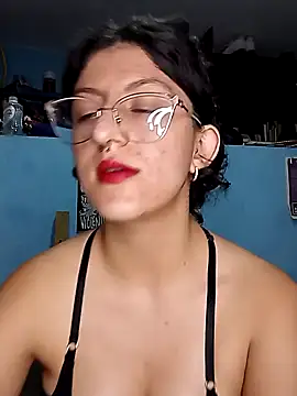 LoveElectra online show from 1, 2, 2025