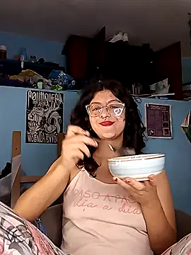 Snapshot of LoveElectra chatting on 1, 2, 2025 LoveElectra online show from 1, 2, 2025