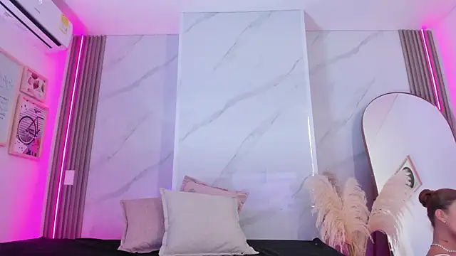 Chlooee   online show from 21, 1, 2025