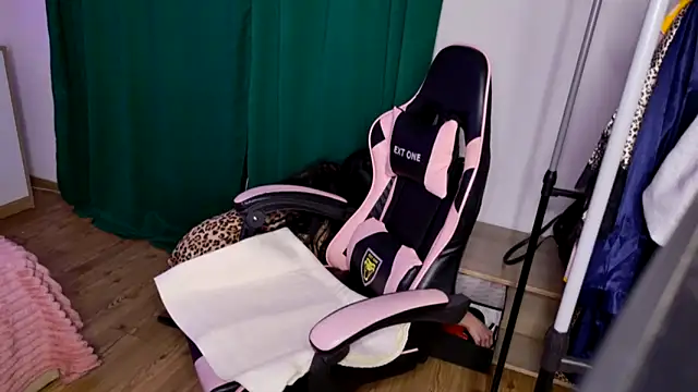 KattieSims online show from 5, 2, 2025