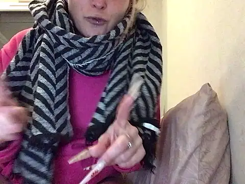 Snapshot of Cally-n chatting on 19, 2, 2025 Cally-n online show from 19, 2, 2025