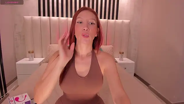 Snapshot of MiaFarrell_ chatting on 1, 3, 2025 MiaFarrell online show from 1, 3, 2025