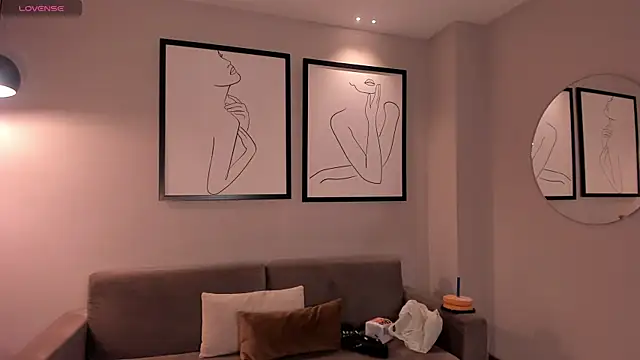 Snapshot of MiaFarrell_ chatting on 7, 11, 2025 MiaFarrell online show from 7, 11, 2025