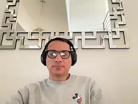 Snapshot of alex_ruiz85 chatting on 6, 2, 2026 alex ruiz85 online show from 6, 2, 2026