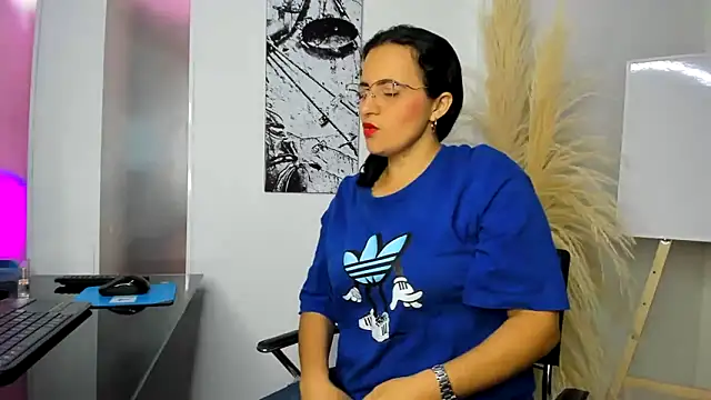 africa holmes online show from 20, 3, 2025