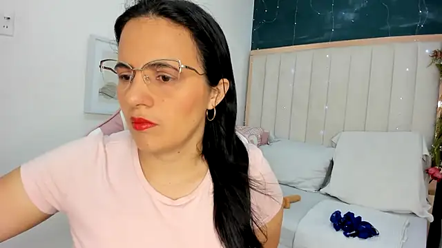 africa holmes online show from 2, 10, 2025