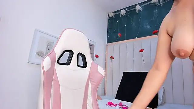 africa holmes online show from 7, 3, 2026