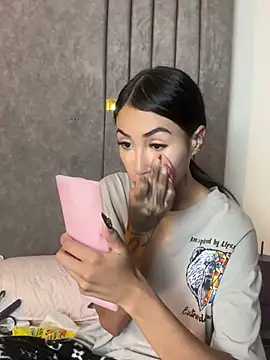 Snapshot of Cassie_howard_ chatting on 19, 2, 2025 Cassie howard online show from 19, 2, 2025