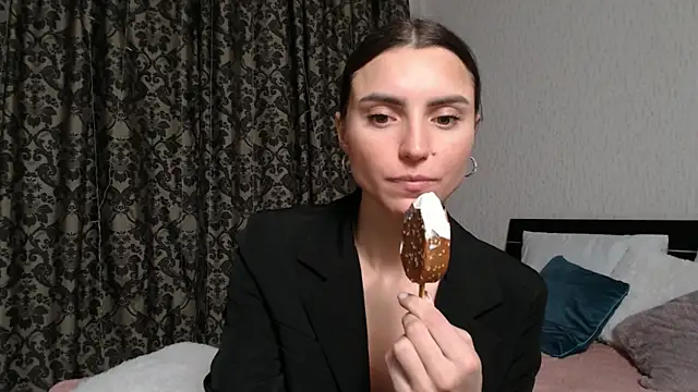 Lesyisme online show from 25, 1, 2025