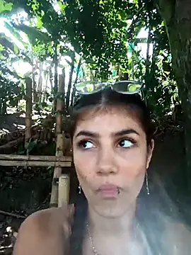 Snapshot of thamygomezz chatting on 14, 9, 2025 thamygomezz online show from 14, 9, 2025