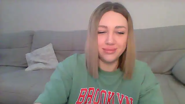 Snapshot of VickyLove047 chatting on 1, 3, 2025 VickyLove047 online show from 1, 3, 2025