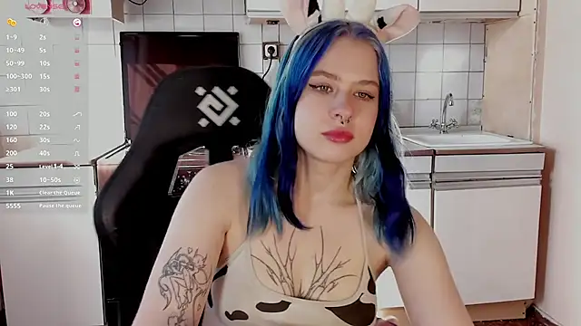 tender kiitty online show from 11, 9, 2025