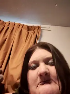 chrissybear84 online show from 7, 1, 2025