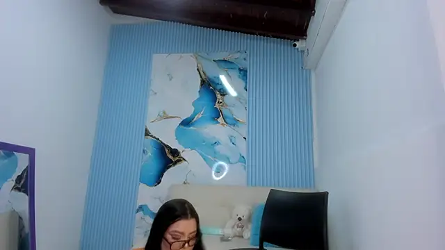 Danniela18  online show from 19, 3, 2025