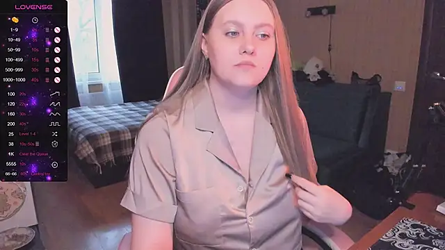 Snapshot of Alice_Dreamgirl_ chatting on 11, 11, 2025 Alice Dreamgirl online show from 11, 11, 2025