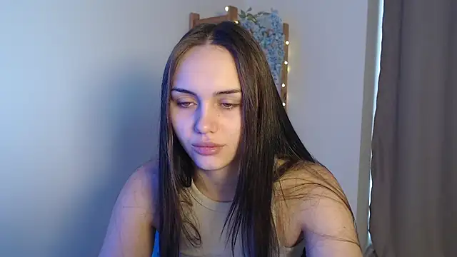 IrinaShayk18 online show from 5, 1, 2025