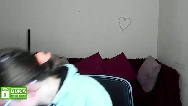 Alicia redfollow online show from 27, 10, 2025