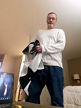 Snapshot of tileguyyy chatting on 17, 3, 2026 tileguyyy online show from 17, 3, 2026