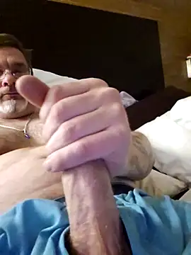 Snapshot of tileguyyy chatting on 6, 4, 2026 tileguyyy online show from 6, 4, 2026