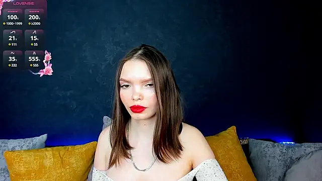 Curvy Dynamite  online show from 15, 2, 2025