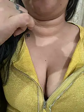 Snapshot of Akhi_Akshaya chatting on 23, 1, 2025 Akhi Akshaya online show from 23, 1, 2025