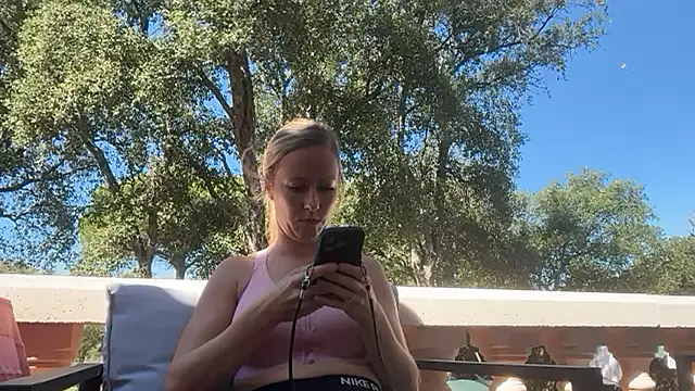 Snapshot of Emmy_frenchie chatting on 23, 9, 2025 Emmy frenchie online show from 23, 9, 2025