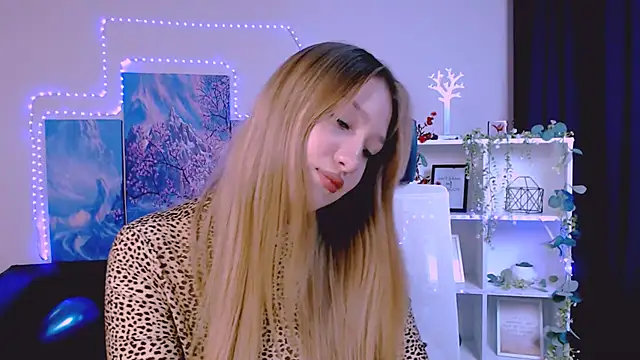 playful sophie online show from 21, 2, 2025