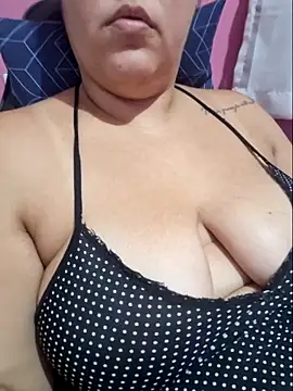 Paolaa hoot online show from 22, 3, 2025