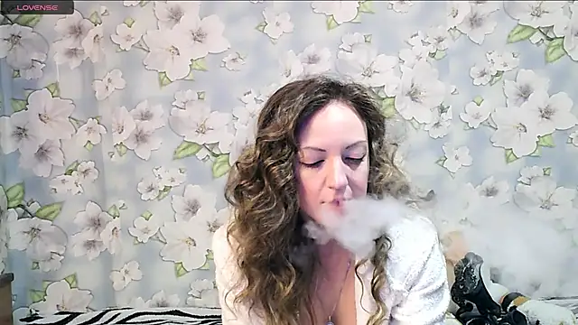 KattyLuuu online show from 23, 2, 2025