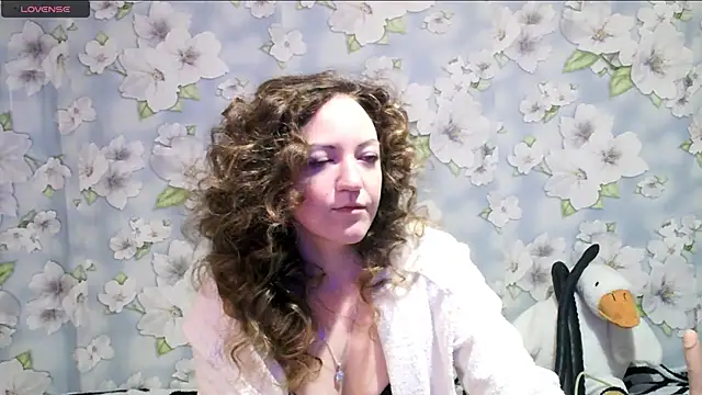 KattyLuuu online show from 6, 3, 2025