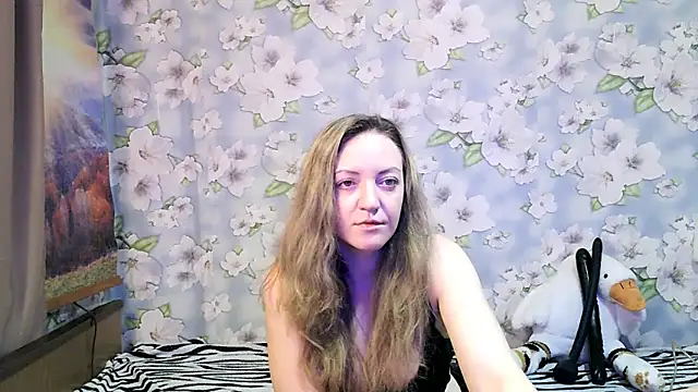 KattyLuuu online show from 4, 10, 2025