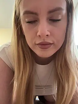 Snapshot of AzallandRoom chatting on 13, 4, 2026 AzallandRoom online show from 13, 4, 2026