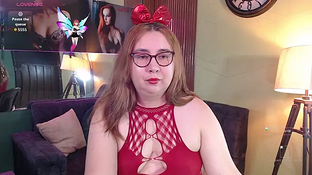 chloe prg online show from 12, 11, 2025