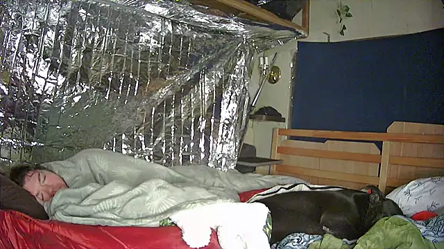 JuicyFuckinPussy online show from 27, 1, 2025