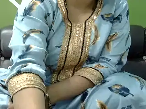 Snapshot of Housewife12 chatting on 7, 3, 2025 Housewife12 online show from 7, 3, 2025