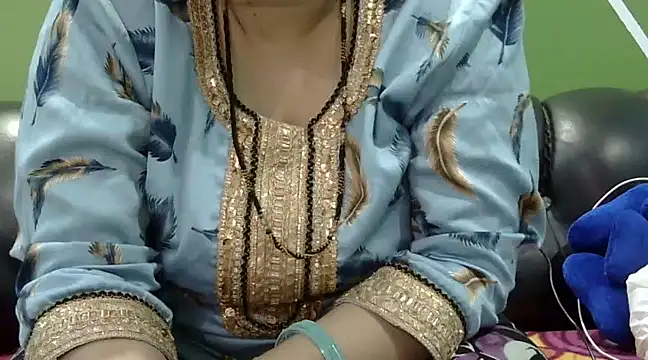 Snapshot of Housewife12 chatting on 22, 3, 2025 Housewife12 online show from 22, 3, 2025