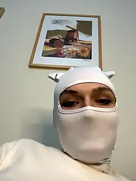 Nikki Hoee online show from 14, 12, 2025