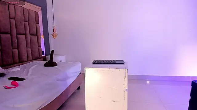 victoriaroyce1 online show from 25, 3, 2026