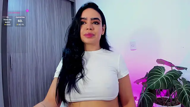 Snapshot of Sara_Leblanc chatting on 25, 2, 2026 Sara Leblanc online show from 25, 2, 2026