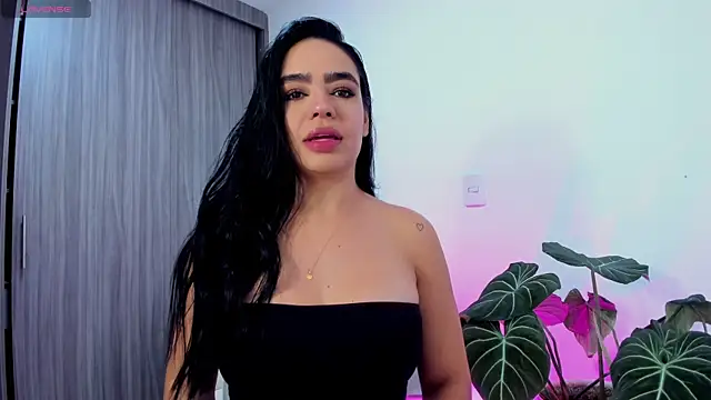 Snapshot of Sara_Leblanc chatting on 27, 2, 2026 Sara Leblanc online show from 27, 2, 2026